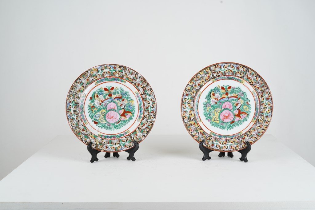 Chinese porcelain plate (2pcs)