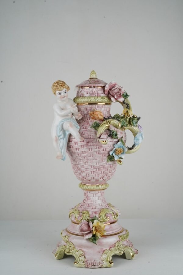 Italian porcelain vase 28.147