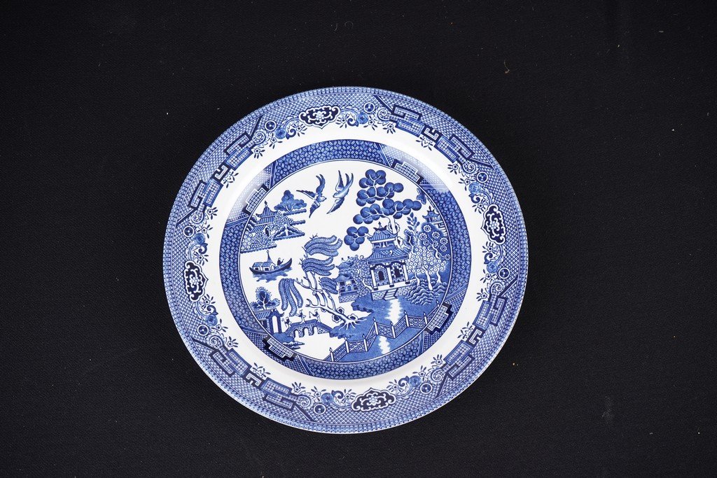 12.233 Porcelain plate