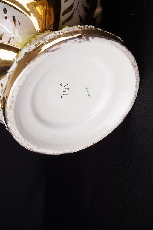 27.69 Italian porcelain coupe