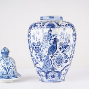 Delft blue porcelain vase 28.154