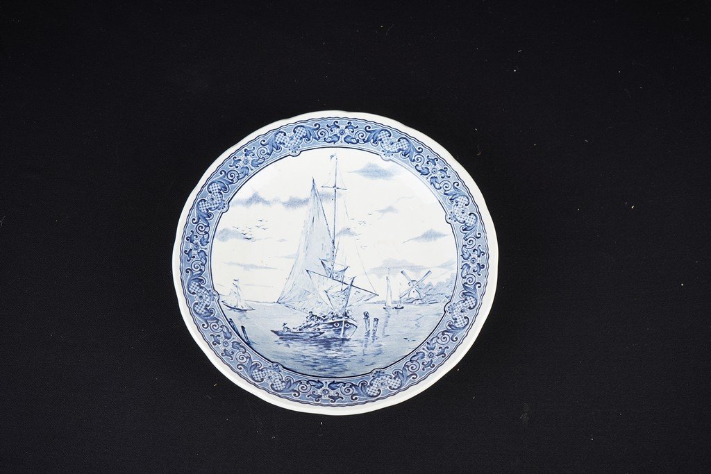 Delft blue porcelain plate 28.36